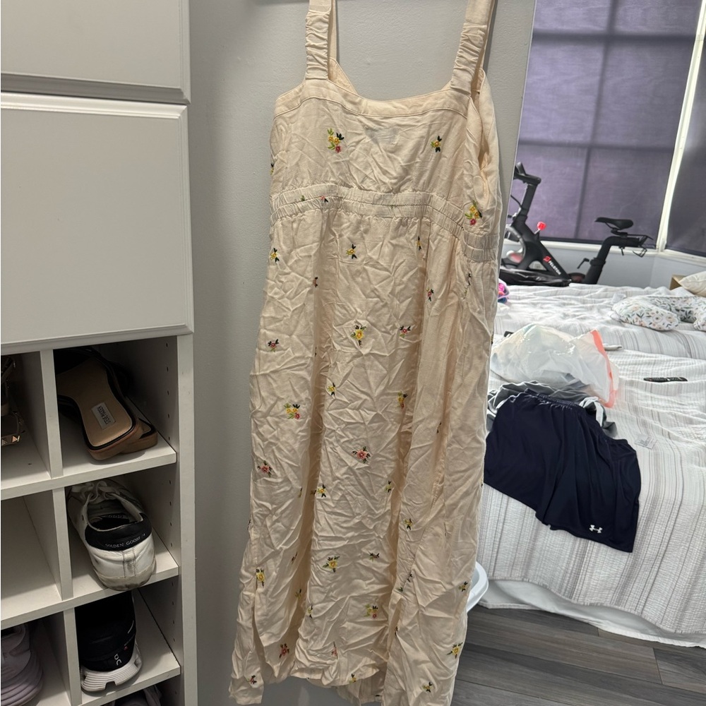Seraphine cannon embroidered button down midi maternity dress - Picture 5 of 6